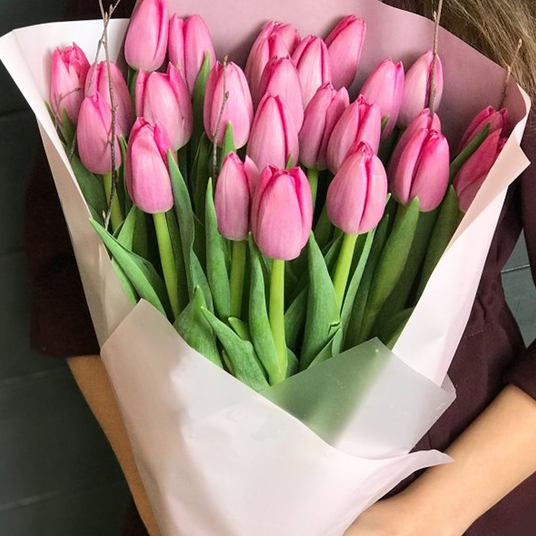 25 розовых тюльпанов